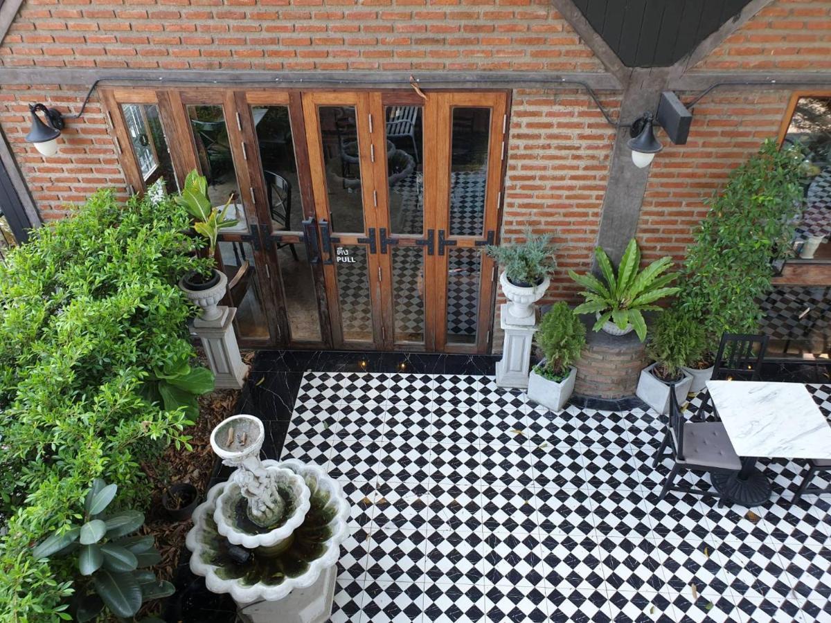 Baan Mae Khian Cafe & Boutique Hotel Ayutthaya Extérieur photo