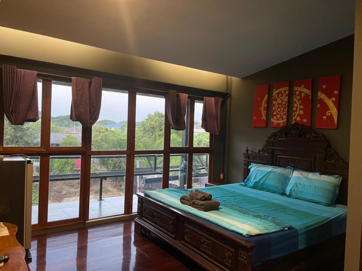 Baan Mae Khian Cafe & Boutique Hotel Ayutthaya Extérieur photo