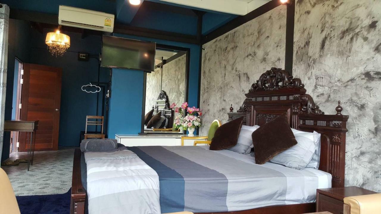 Baan Mae Khian Cafe & Boutique Hotel Ayutthaya Extérieur photo